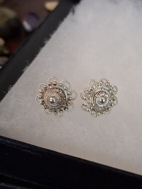 Vintage Sterling Silver Flower Earrings